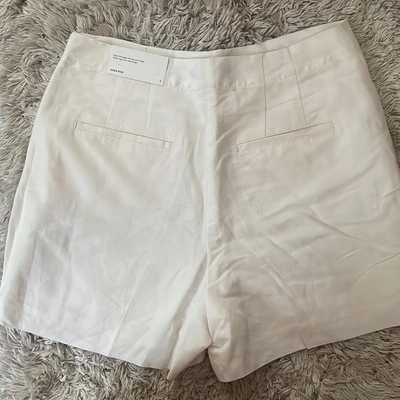 NWT Ann Taylor linen blend cream colored high rise shorts - Picture 4 of 7